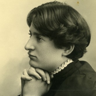 Porträt von Chana Orloff